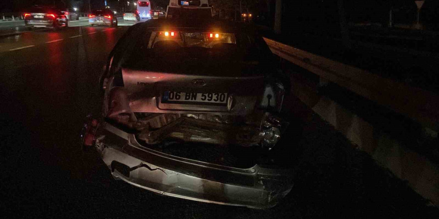 Kocaeli’nde zincirleme trafik kazası: 2 yaralı