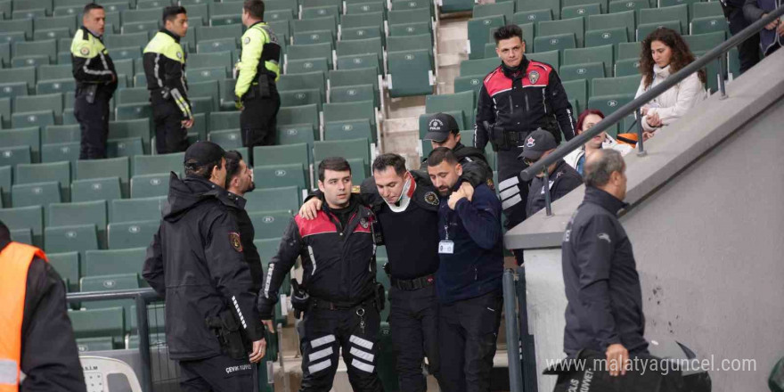 Kocaelispor - Iğdır maçında tribünde olay çıktı