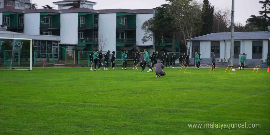 Kocaelispor, İsmet Taşdemir yönetimindeki ilk antrenmanına çıktı