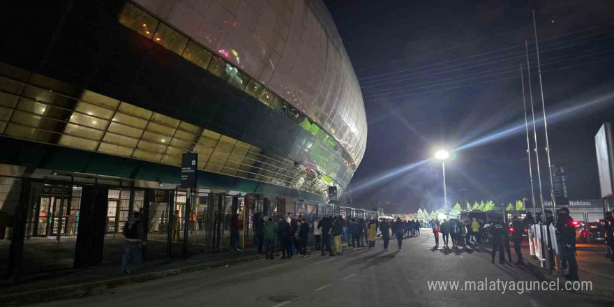 Kocaelispor taraftarı, eşyalarını geri almak için kulübe başvuracak