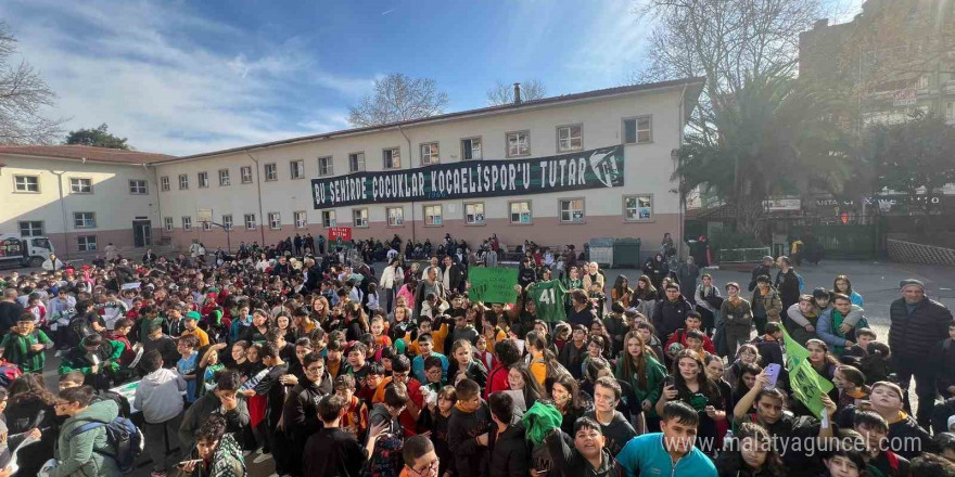 Kocaelispor’un golcüsü okullarda yıldız gibi karşılandı