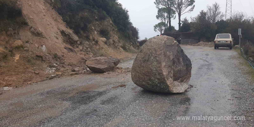 Koçarlı’da aşırı yağışlarla ulaşıma kapanan yol açıldı