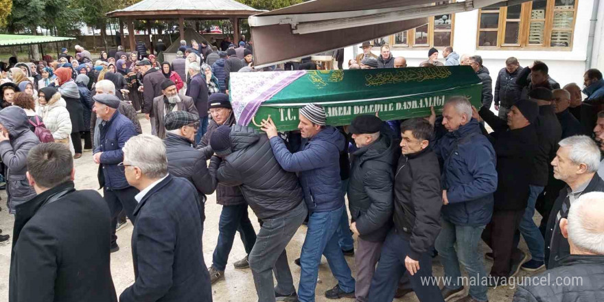 Kocası tarafından balta ile öldürülen kadın son yolculuğuna uğurlandı