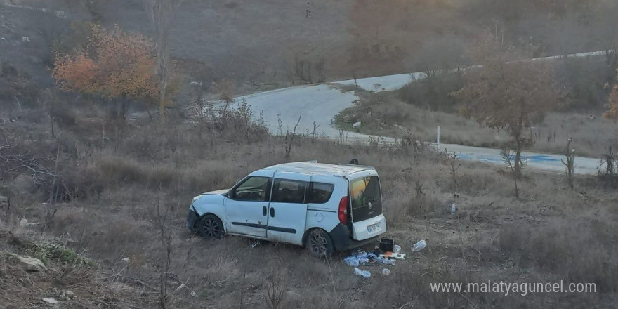 Kontrolden çıkan araç şarampole uçtu: 1 kişi yaralandı