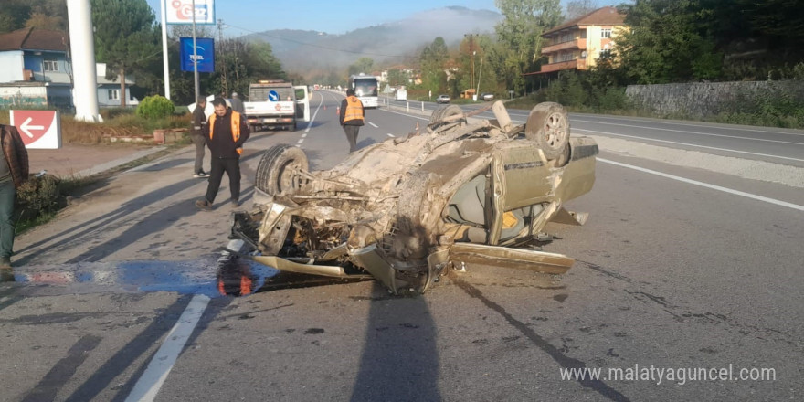 Kontrolden çıkan Tofaş takla atıp ters döndü, sürücü yaralı