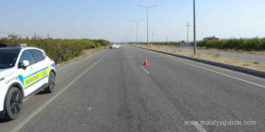 Kontrolden çıkıp bahçeye uçan araç yanarak küle döndü: 2 ölü