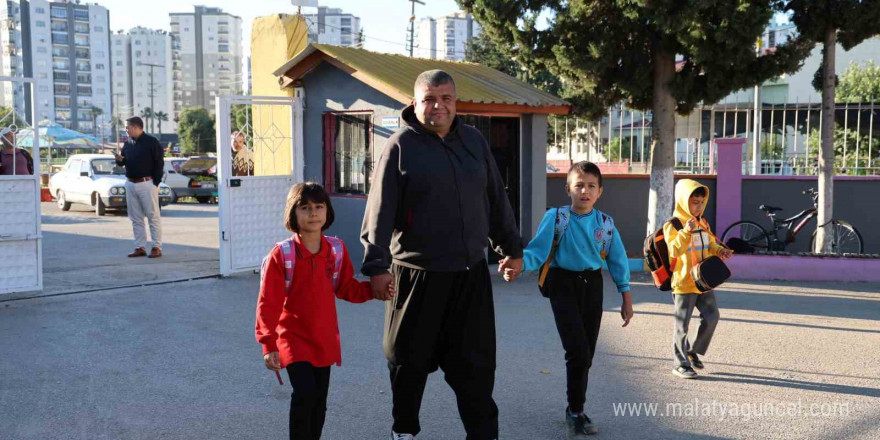 Konuşma zorluğu çeken babanın çocuklarını okutma azmi