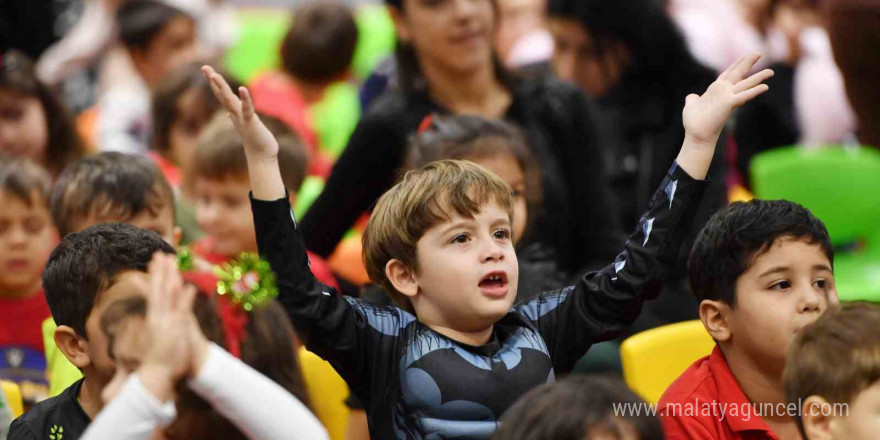 Konyaaltı Belediyesi’nden miniklere özel eğlence