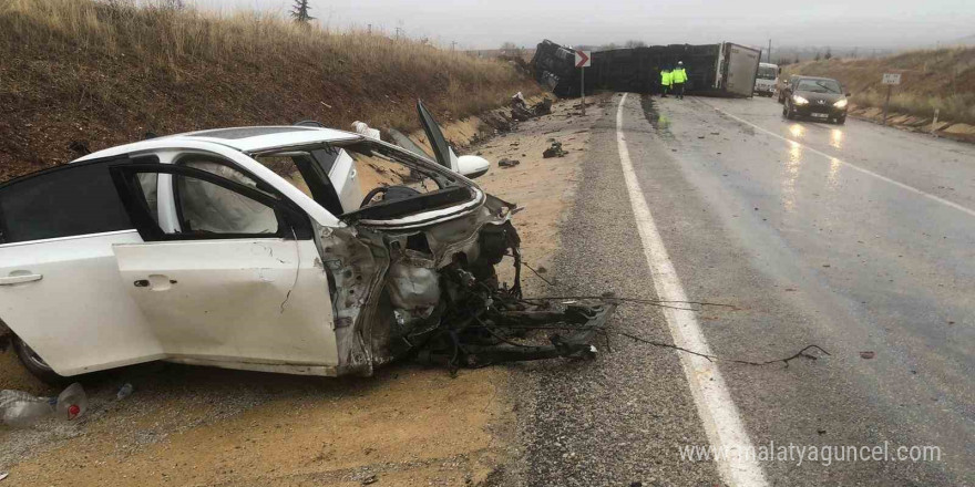 Konya’da otomobil ile tır çarpıştı: 2 yaralı