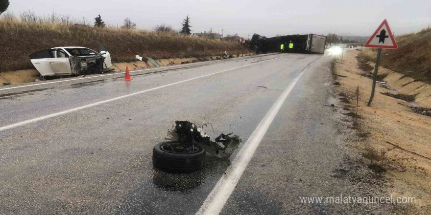 Konya’da otomobil ile tır çarpıştı: 2 yaralı