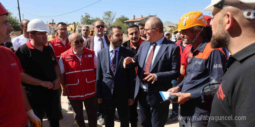 Konya’daki deprem tatbikatı gerçeğini aratmadı