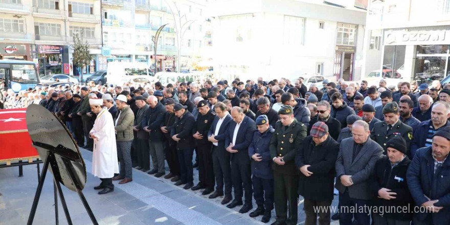 Kore gazisi son yolculuğuna uğurlandı