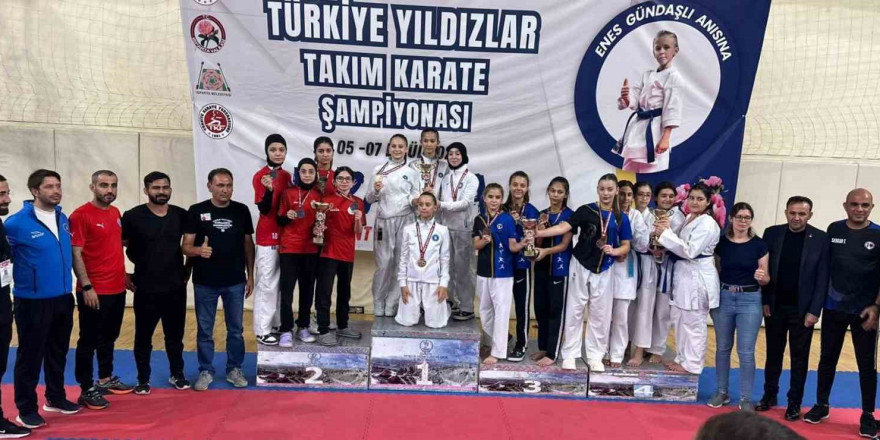 Körfez’in karate takımı Türkiye ikincisi oldu