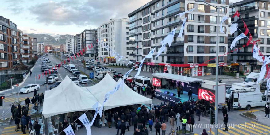 Korgeneral Zekai Aksakallı caddesi yoğun ilgiyle açıldı