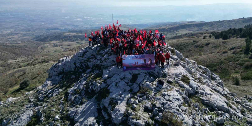 Kösedağ’ın zirvesine dev Türk bayrağı