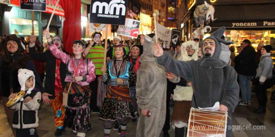 Kostümleri giyindiler, Kalandar’ı kutladılar