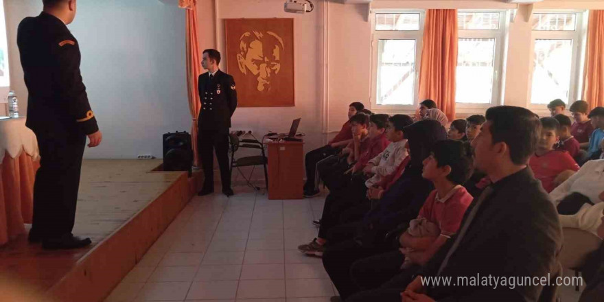 Köyceğiz’de kariyer planlamasında denizcilik konferansı düzenlendi