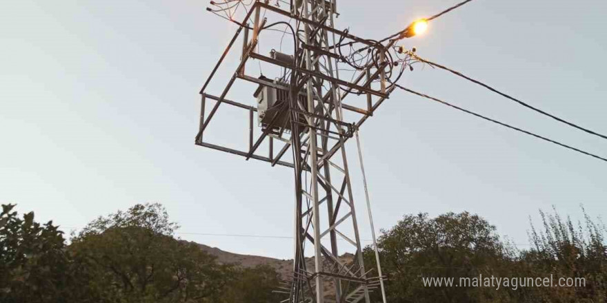 Köyde enerji nakil hatları değişti, trafo için açılış yapıldı