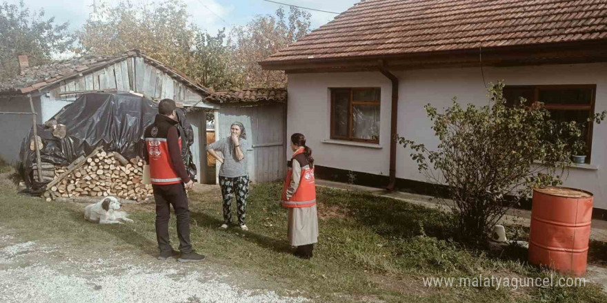 Köylerinde çıkan yangından etkilenen vatandaşlara psikososyal destek