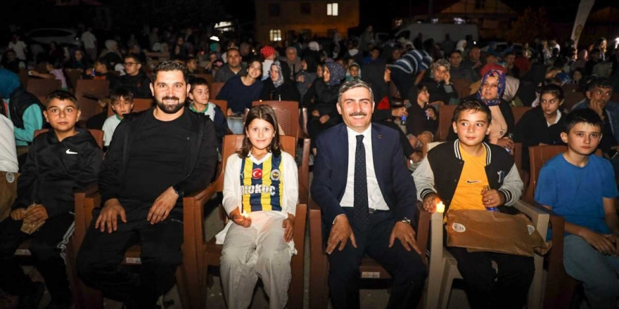 Köyümde açık hava sinema gösterisi yapıldı