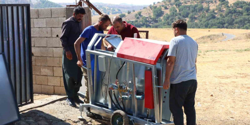 Koyun keçi yetiştiricilerine seyyar ilaçlama ve yıkama banyosu hibe edildi