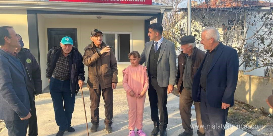 Köyün tek çocuğu olunca, arkadaşları da dedeler oldu