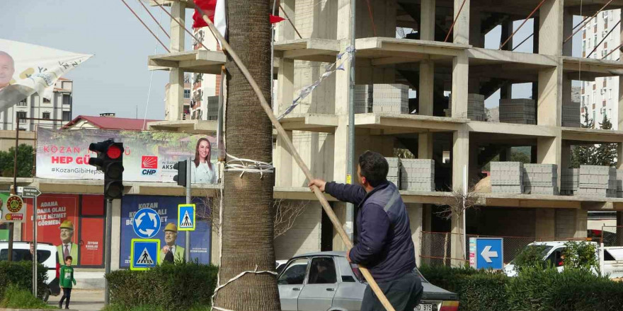 Kozan’da afiş kirliliği sona erdi