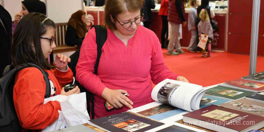 Küçükçekmece Belediyesi, TÜYAP kitap fuarında yerini aldı