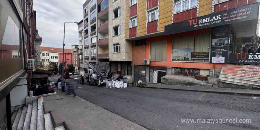 Küçükçekmece’de kolonları patlayan 5 katlı bina tahliye ediliyor