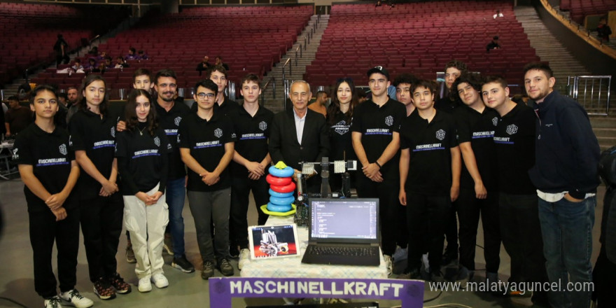 Küçükçekmece’de VEX Robotics heyecanı