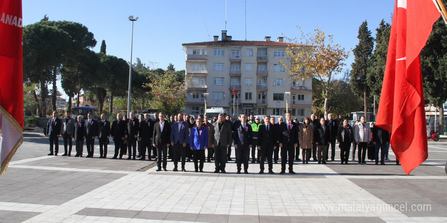 Kula’da 24 Kasım Öğretmenler Günü kutlandı