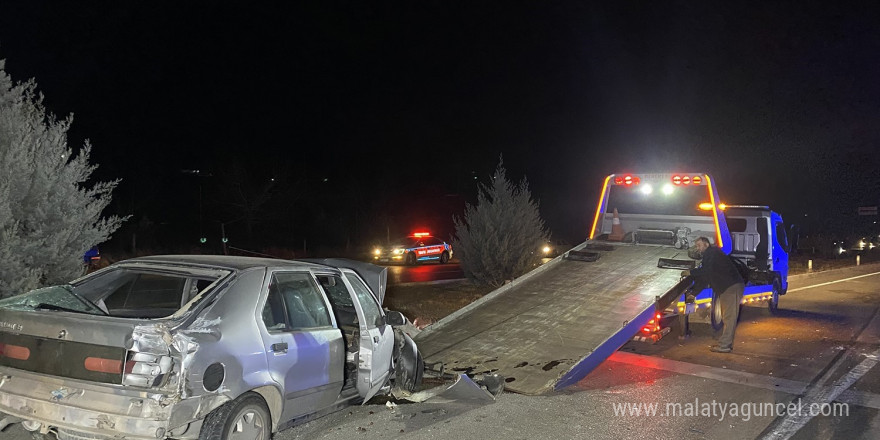 Kula’da üç araçlı zincirleme kaza: 3 yaralı