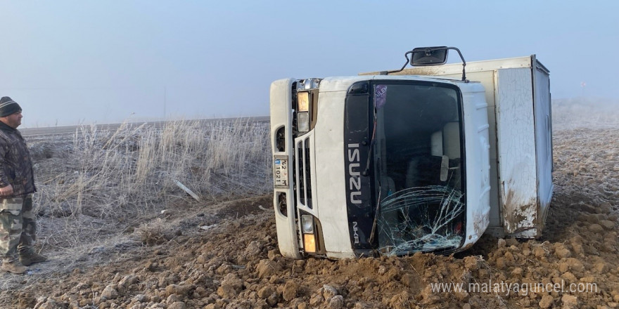 Kulu’da kamyonet devrildi: 1 yaralı