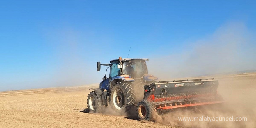 Kulu’da yaklaşık 750 bin dekarlık alanda arpa ve buğday ekimine başlandı