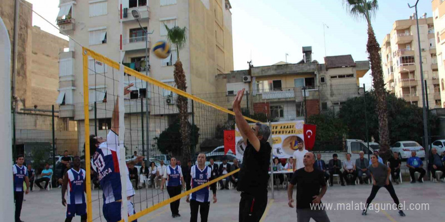 Kumluca’da öğretmenler arası voleybol turnuvası düzenlendi