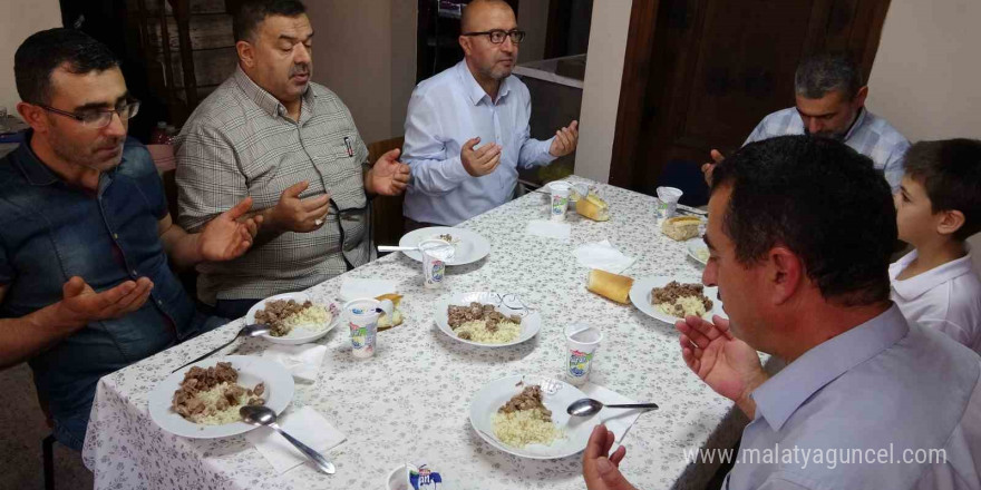 Kur’an Kursu öğrencileri 35 yıl sonra buluştu