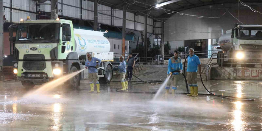 Kurban kesim yerlerinde temizlik mesaisi başladı