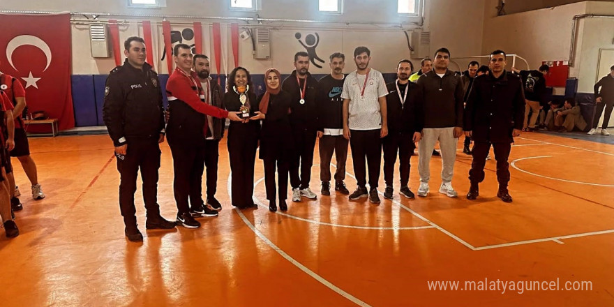 ‘Kurumlar Arası Voleybol Turnuvası’ sona erdi