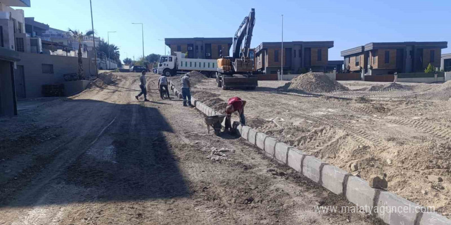 Kuşadası Belediyesi kente yeni yollar kazandırmak için kesintisiz çalışıyor