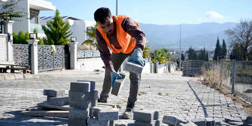 Kuşadası Belediyesi’nden Soğucak’ta yol yapım çalışması