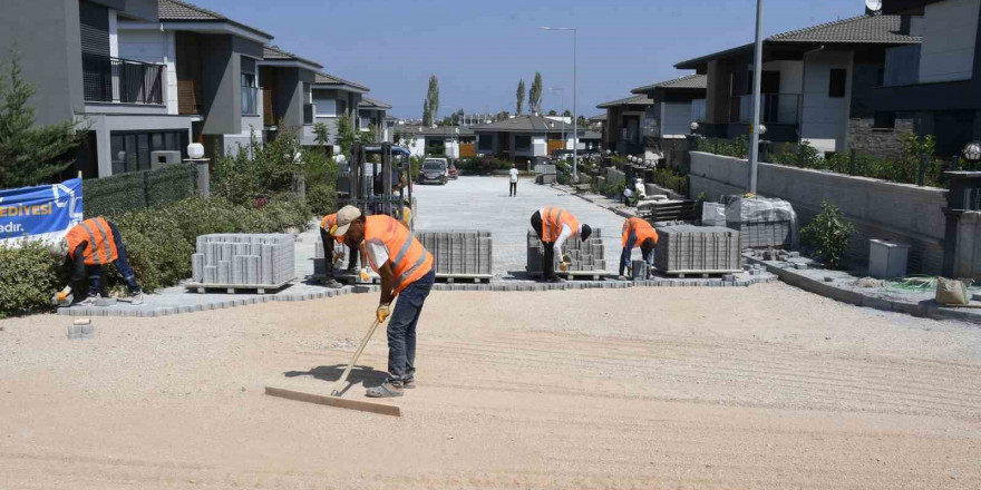 Kuşadası Belediyesi’nin Güzelçamlı Mahallesi’ndeki çalışmaları hız kesmiyor