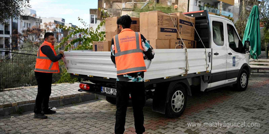 Kuşadası Belediyesi’nin kış desteği soba yardımı ile sürüyor