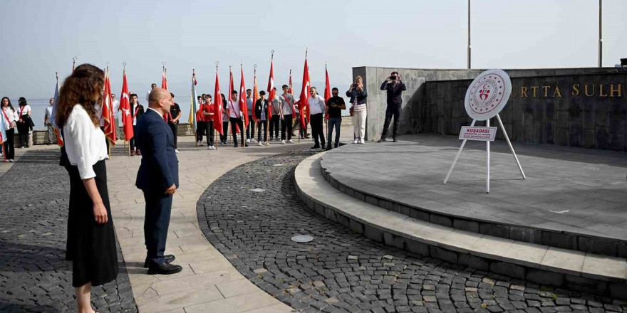 Kuşadası’nda 19 Mayıs coşkuyla kutlandı