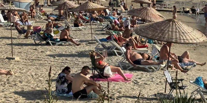 Kuşadası’nda Ekim’de deniz keyfi