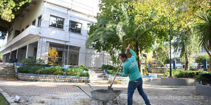 Kuşadası’nda İkinci Bahar ve Gençlik Merkezi’nin yapımına başlandı