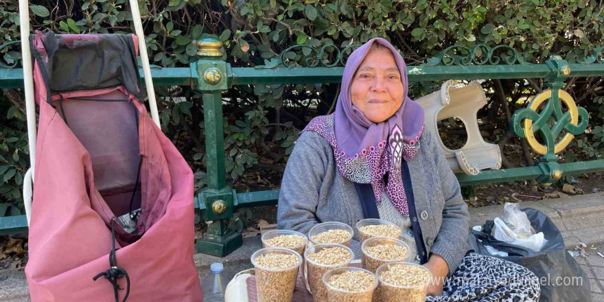 Kuşlara olan sevgisini gelir kaynağına dönüştürdü