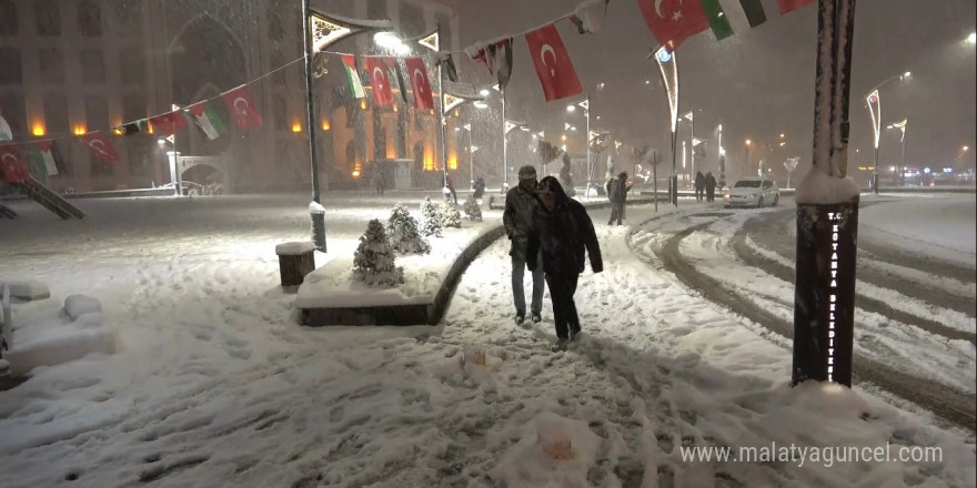 Kütahya beyaza büründü