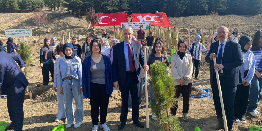 Kütahya’da Adnan Menderes hatıra ormanına fidan dikildi