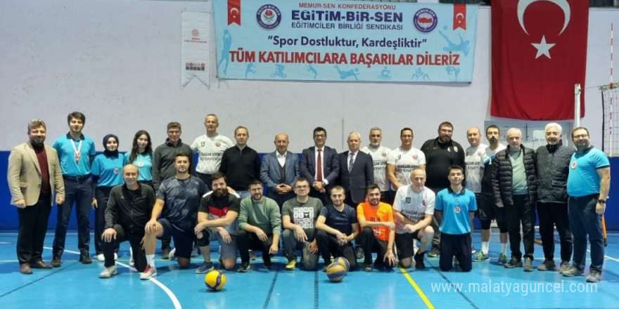 Kütahya’da ’eğitim çalışanları voleybol turnuvası’ başladı