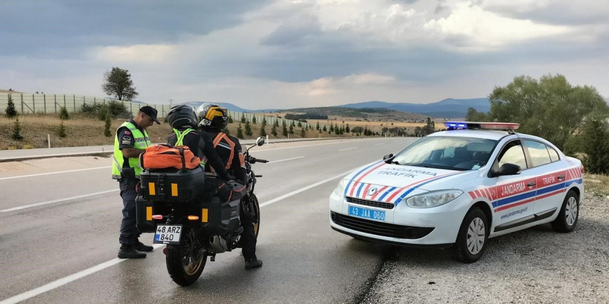 Kütahya’da Jandarma Trafik Timlerinden motosiklet ve motorlu bisiklet denetimi